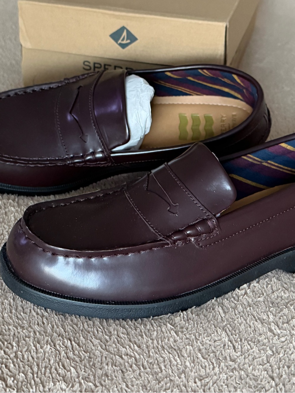 NIB Sperry Colton Plushwave Leather Penny Loafers Burgundy Boys/M 5.5 / W 7-7.5